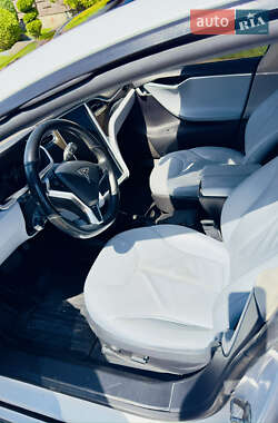 Лифтбек Tesla Model S 2013 в 