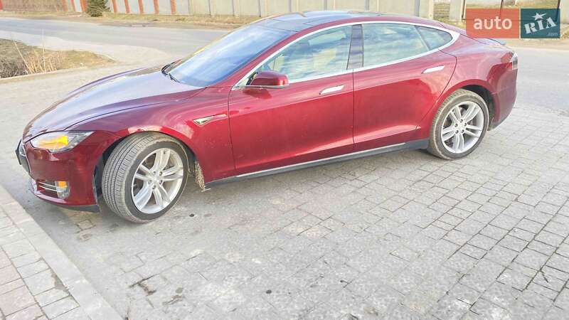 Лифтбек Tesla Model S 2012 в Львове