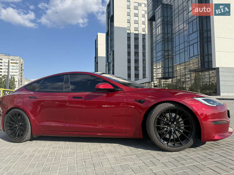 Лифтбек Tesla Model S 2023 в Днепре