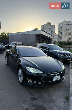 Лифтбек Tesla Model S 2013 в 
