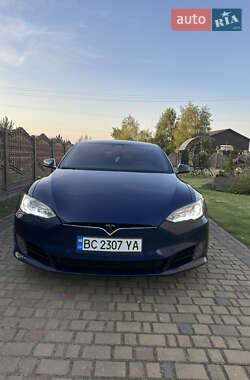 Лифтбек Tesla Model S 2017 в Львове