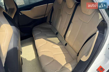 Лифтбек Tesla Model S 2016 в 