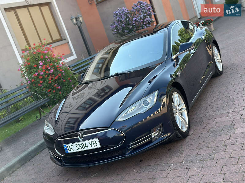 Лифтбек Tesla Model S 2013 в Стрые