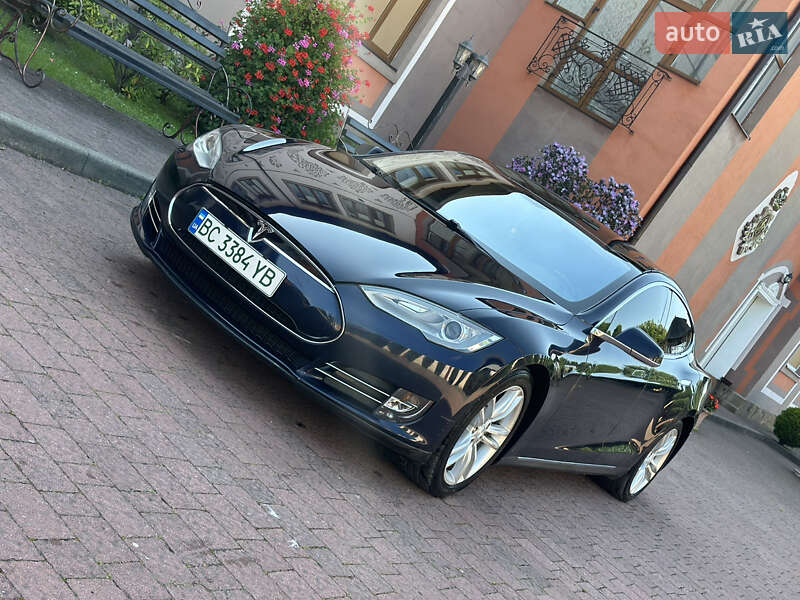 Лифтбек Tesla Model S 2013 в Стрые