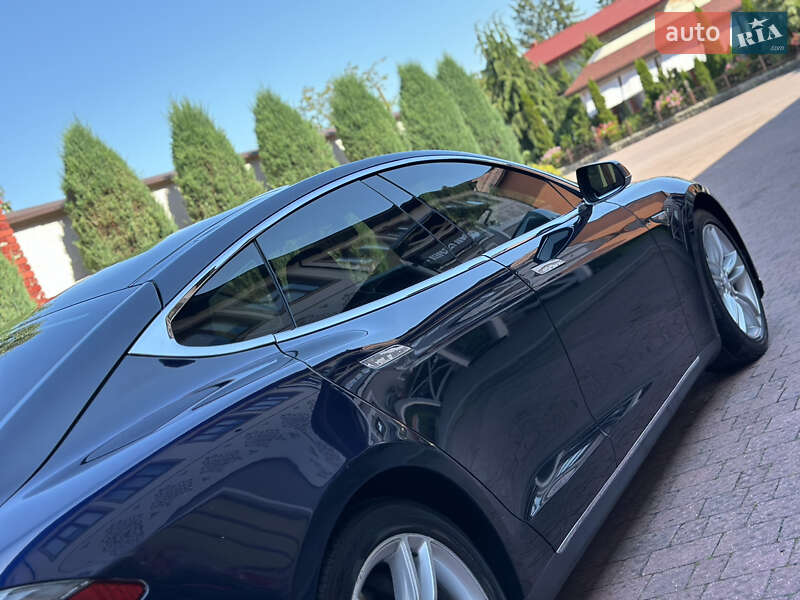 Лифтбек Tesla Model S 2013 в Стрые