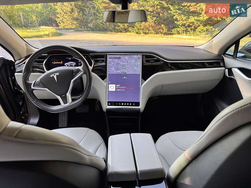 Ліфтбек Tesla Model S 2013 в Харкові