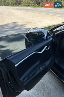 Лифтбек Tesla Model S 2017 в 