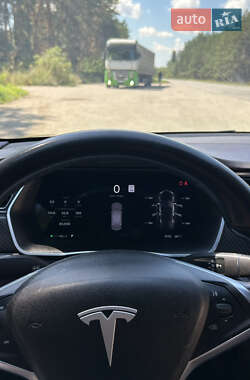 Лифтбек Tesla Model S 2017 в 