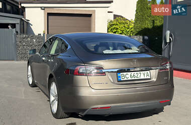 Внедорожник / Кроссовер Tesla Model S 2015 в 