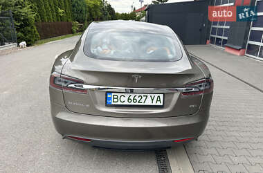 Внедорожник / Кроссовер Tesla Model S 2015 в 