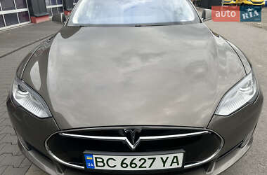 Внедорожник / Кроссовер Tesla Model S 2015 в 