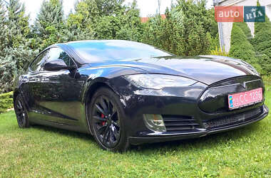 Tesla Model S 2015