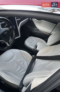 Лифтбек Tesla Model S 2013 в 