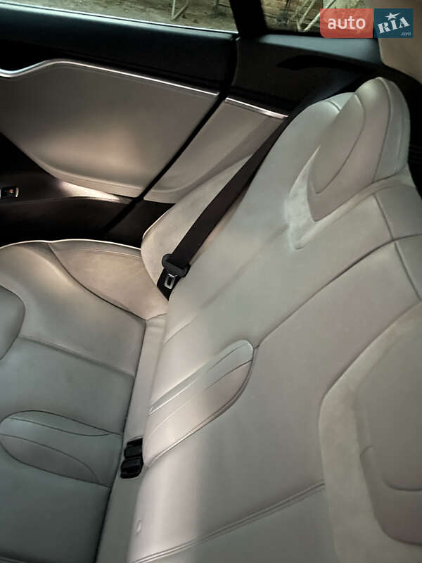 Лифтбек Tesla Model S 2013 в Чернигове фото 18 Лифтбек Tesla Model S 2013 в Чернигове