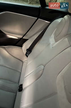 Лифтбек Tesla Model S 2013 в 