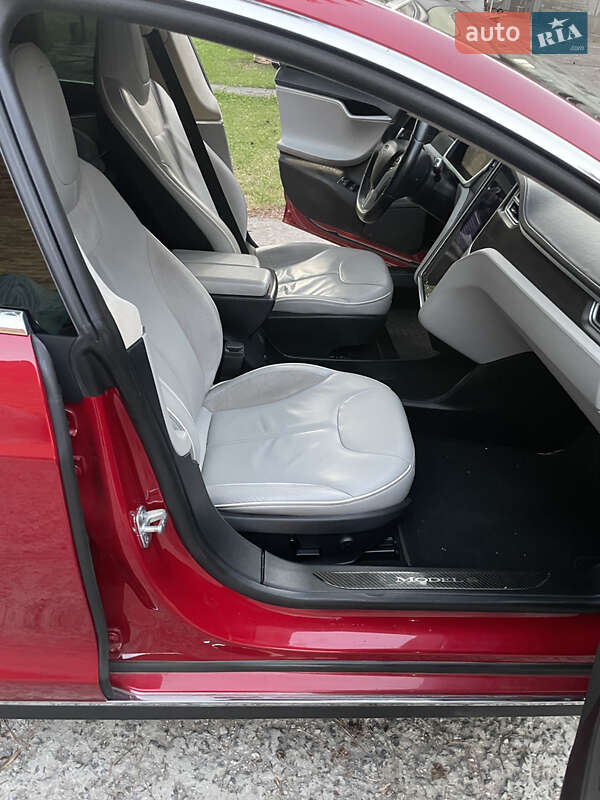 Лифтбек Tesla Model S 2013 в Чернигове фото 20 Лифтбек Tesla Model S 2013 в Чернигове