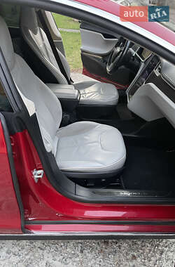 Лифтбек Tesla Model S 2013 в 