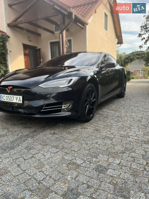 Ліфтбек Tesla Model S 2016 в Малехові
