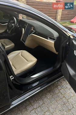 Лифтбек Tesla Model S 2016 в 