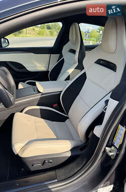 Лифтбек Tesla Model S 2024 в 