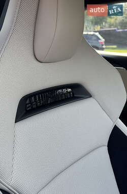 Лифтбек Tesla Model S 2024 в 