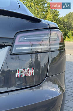 Лифтбек Tesla Model S 2024 в 