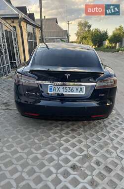 Ліфтбек Tesla Model S 2013 в 