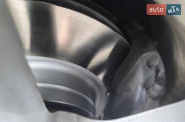 Лифтбек Tesla Model S 2015 в Черкассах