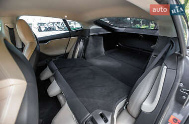 Лифтбек Tesla Model S 2014 в 