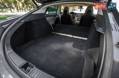Лифтбек Tesla Model S 2014 в 