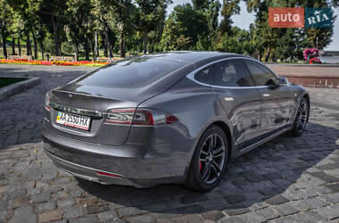 Лифтбек Tesla Model S 2014 в 