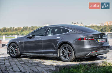 Лифтбек Tesla Model S 2014 в 