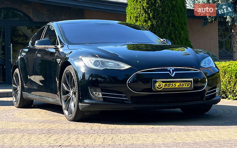 Лифтбек Tesla Model S 2013 в 
