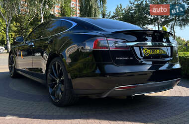 Лифтбек Tesla Model S 2013 в 