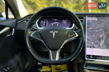 Лифтбек Tesla Model S 2013 в 