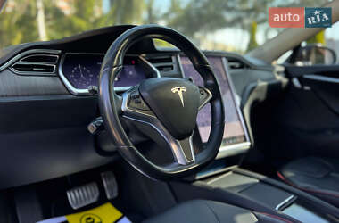 Лифтбек Tesla Model S 2013 в 