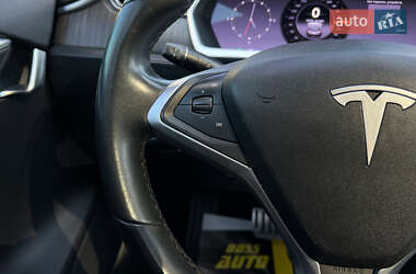 Лифтбек Tesla Model S 2013 в 