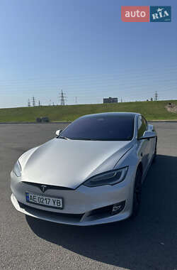 Tesla Model S 2018