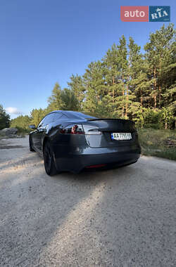 Лифтбек Tesla Model S 2016 в 