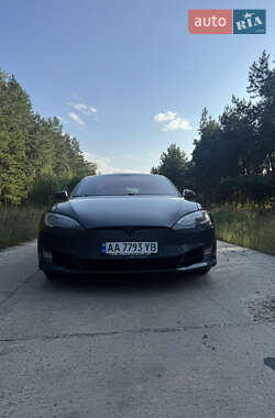 Лифтбек Tesla Model S 2016 в 