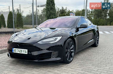 Tesla Model S 2019