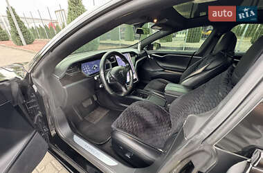 Лифтбек Tesla Model S 2019 в 
