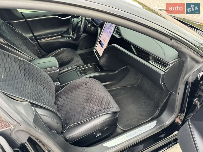 Лифтбек Tesla Model S 2019 в Днепре