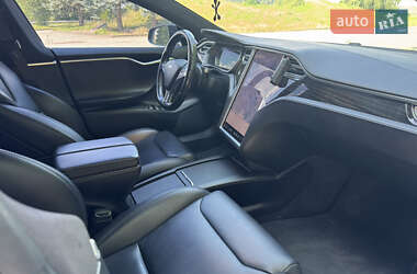 Лифтбек Tesla Model S 2016 в 