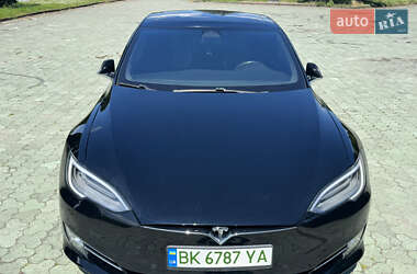 Лифтбек Tesla Model S 2016 в 