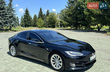 Лифтбек Tesla Model S 2016 в 