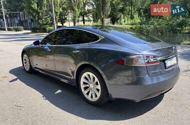 Лифтбек Tesla Model S 2017 в 