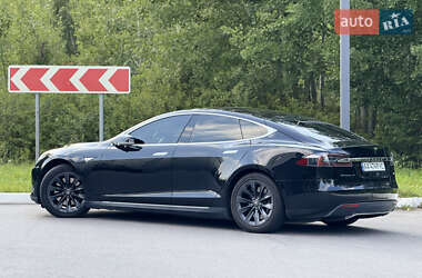 Ліфтбек Tesla Model S 2016 в Києві