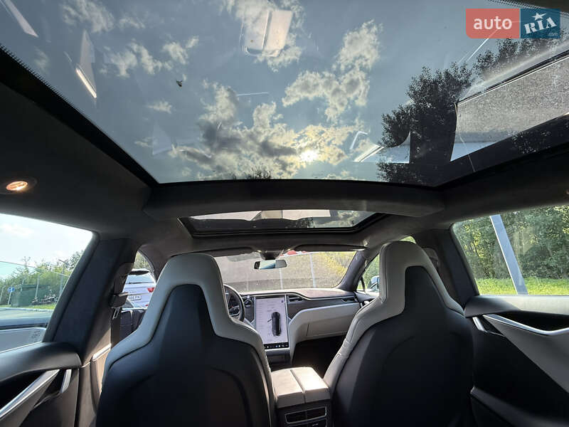 Лифтбек Tesla Model S 2016 в Киеве