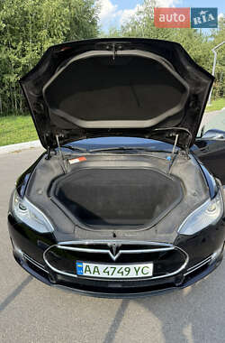Лифтбек Tesla Model S 2016 в 